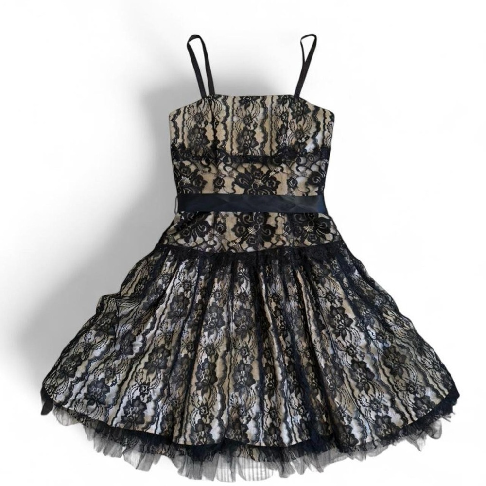 Elegant Black Lace Dress